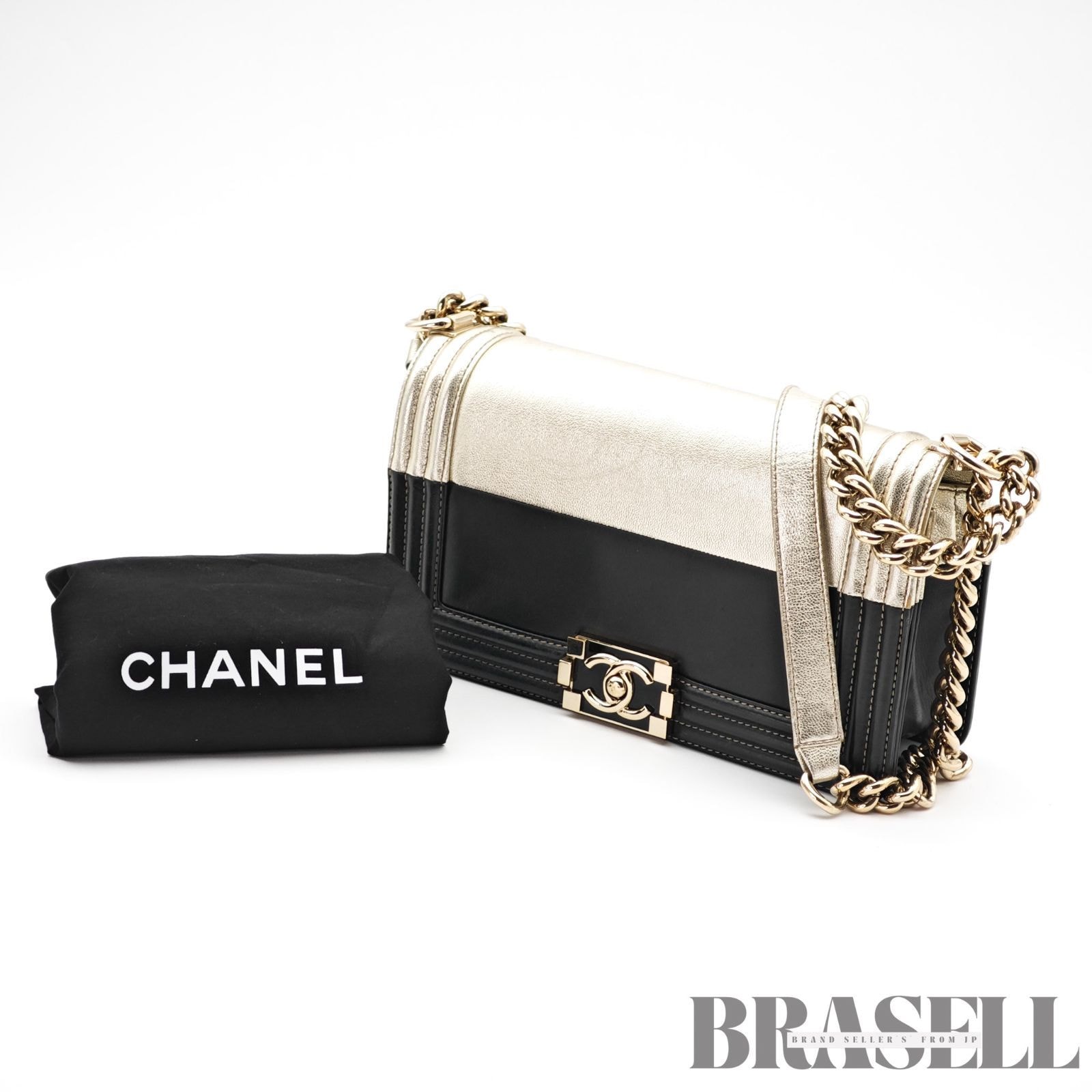 CHANEL シャネル ショルダーバッグ Leather レディース