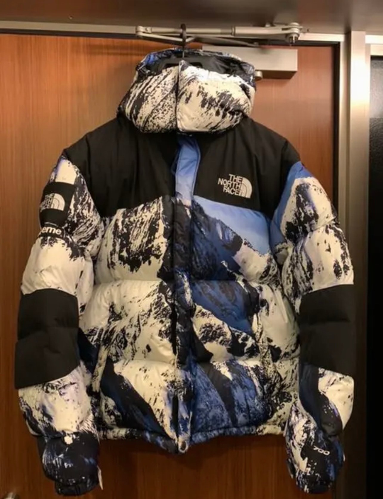 Supreme x The North Face Mountain Baltoro Jacket "Blue"
