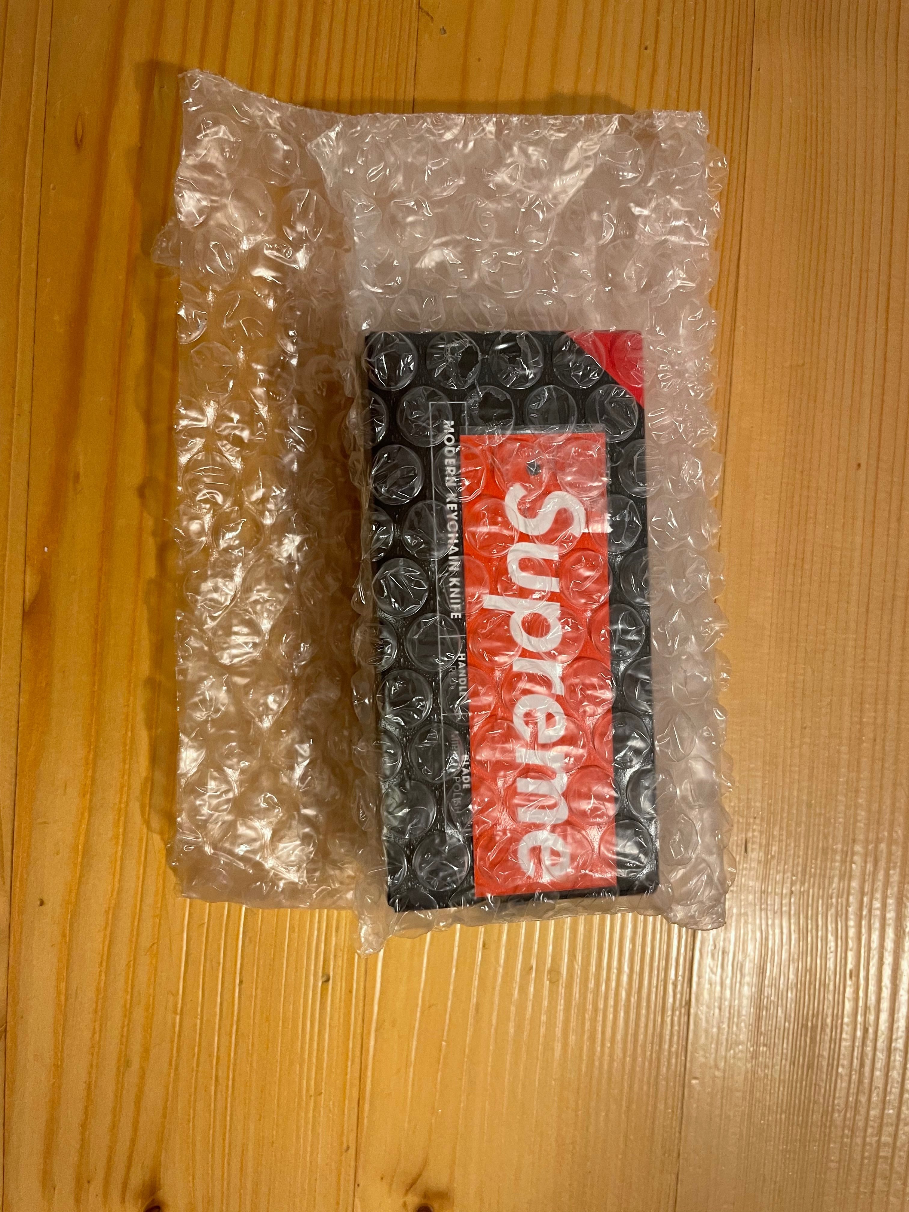 Supreme x TRUE Modern Keychain Knife "Red"