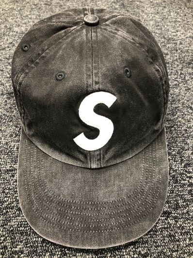 Supreme Pigment Print S Logo 6-Panel "Black"