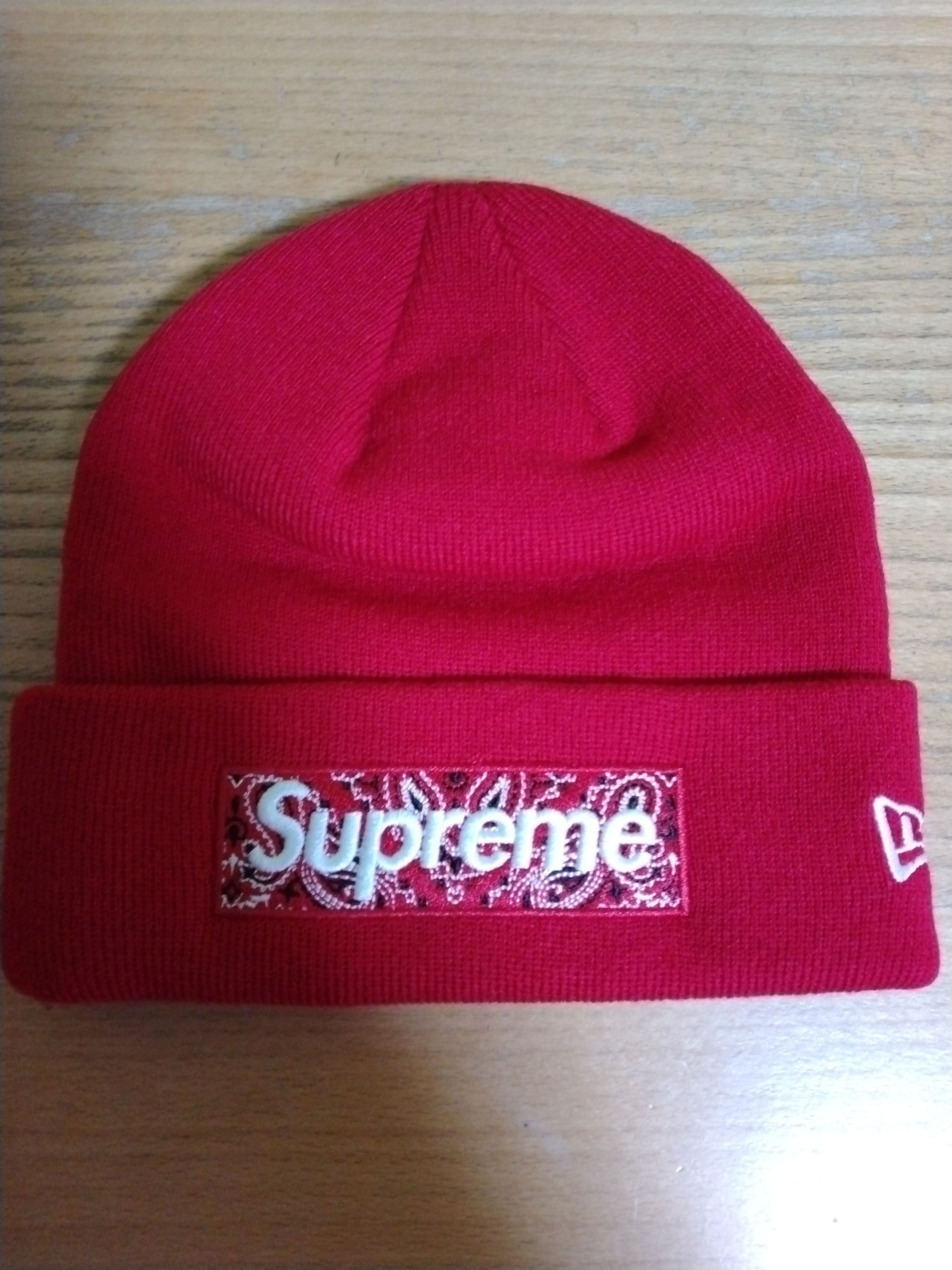 Supreme New Era® Box Logo Beanie "Red"