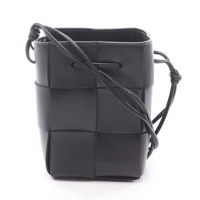 ボッテガヴェネタ BOTTEGA VENETA ミニ カセット クロスボディバケット ショルダーバッグ バッグ レザー レディース ブラック系 680217VCQC48425 【新品】