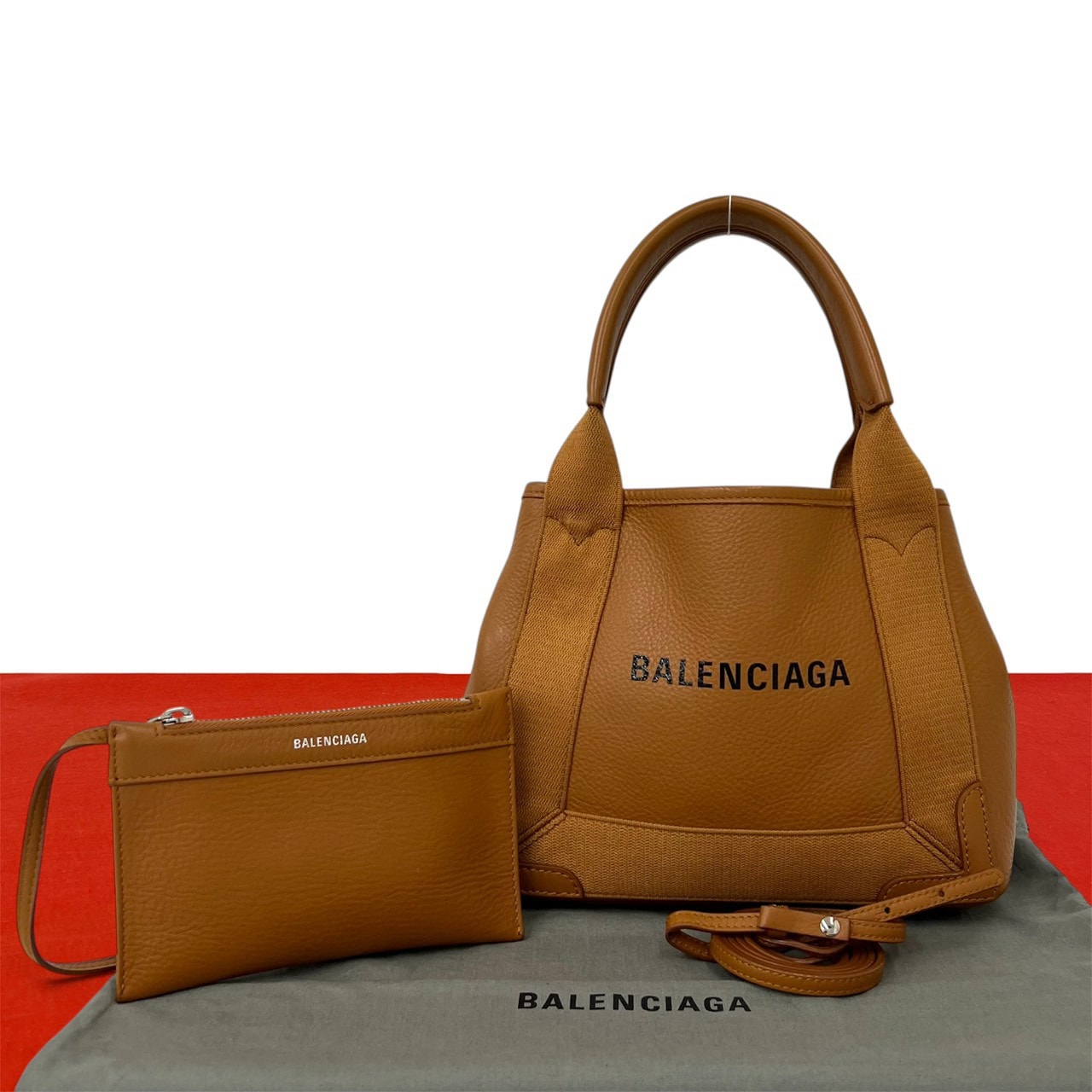 BALENCIAGA バレンシアガ ネイビーカバス ロゴ レザー ショルダーバッグ ブラウン
14819