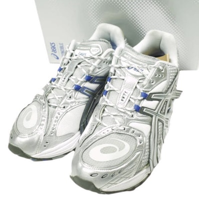 asics x INVINCIBLE アシックス インビンシブル 25AW 別注 GEL-NIMBUS 10.1 ゲルニンバス 1203A814-021 US11.5(29cm) Pure Silver/Asics Blue HTTP 404 スニーカー