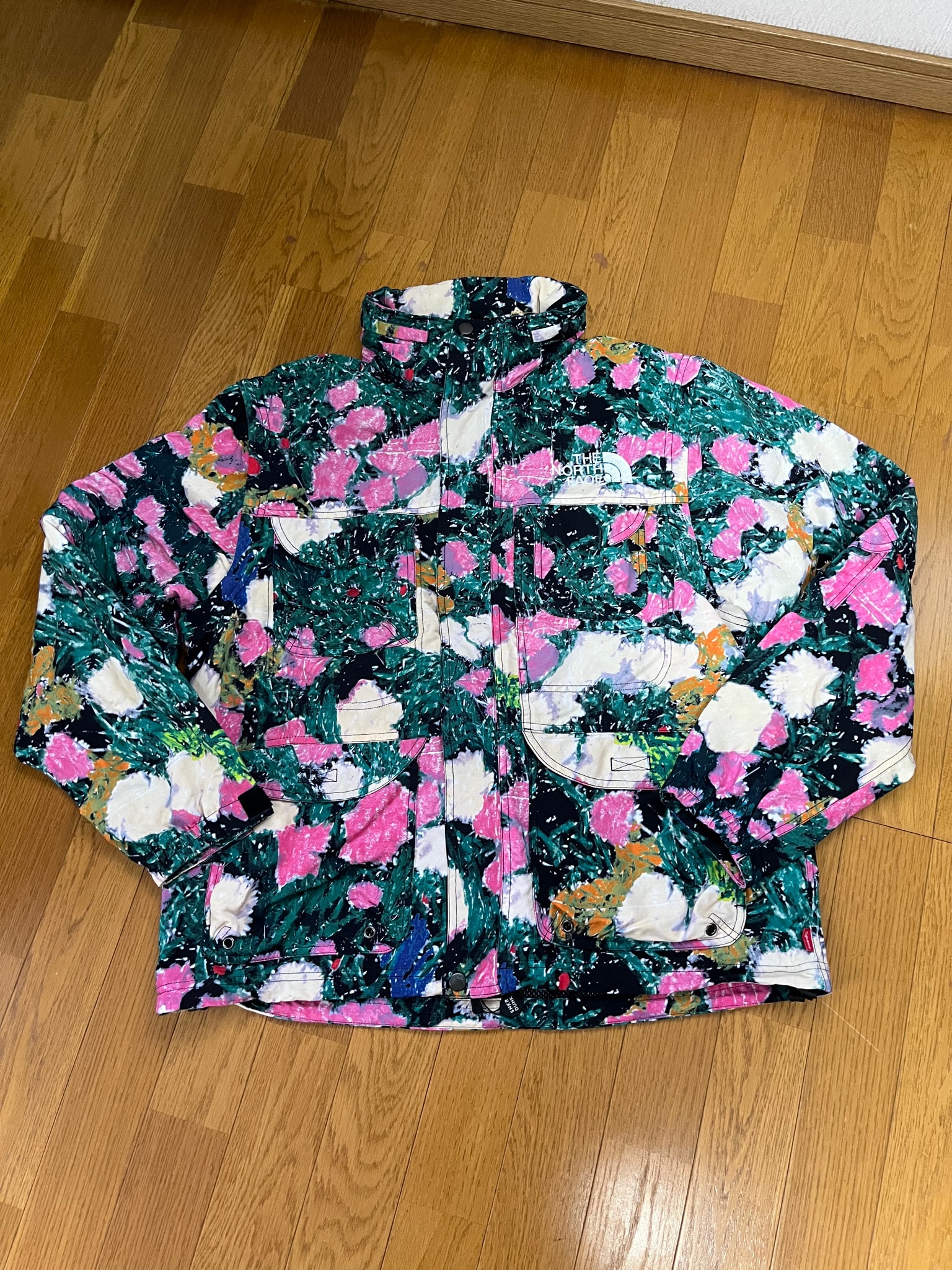 Supreme x The North Face Trekking Convertible Jacket "Flowers"