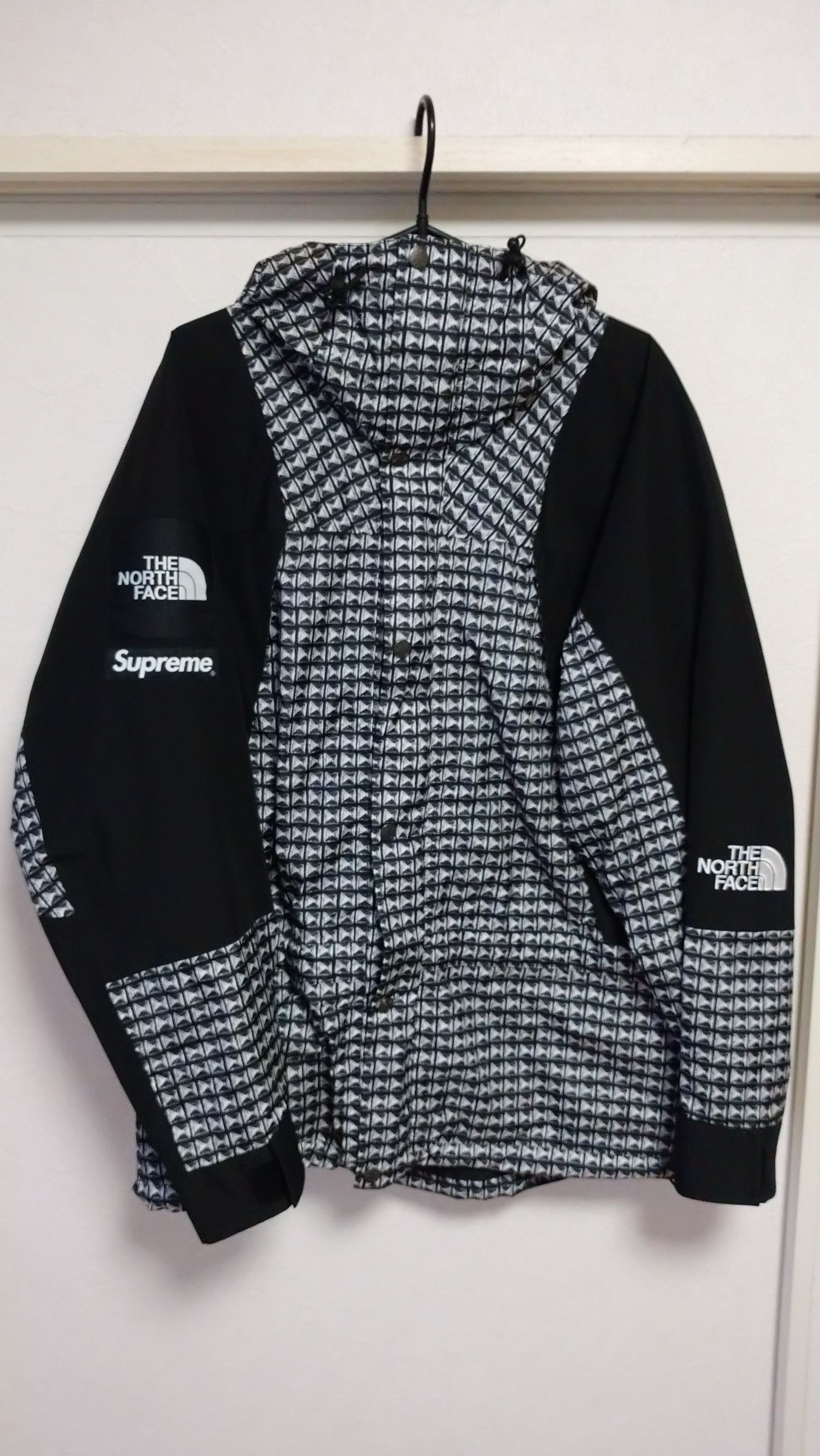 Supreme x The North Face Studded Mountain Light Jacket "Black"