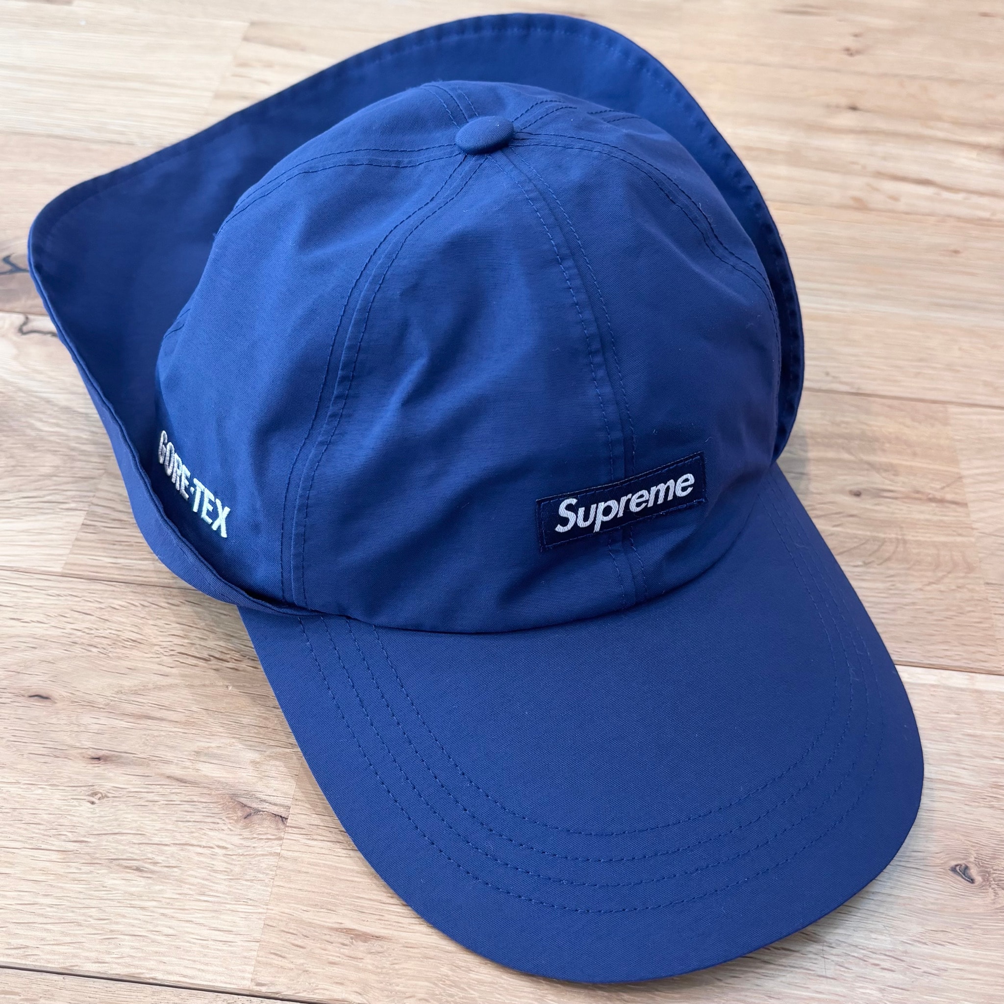Supreme GORE-TEX Sunshield Hat "Navy"