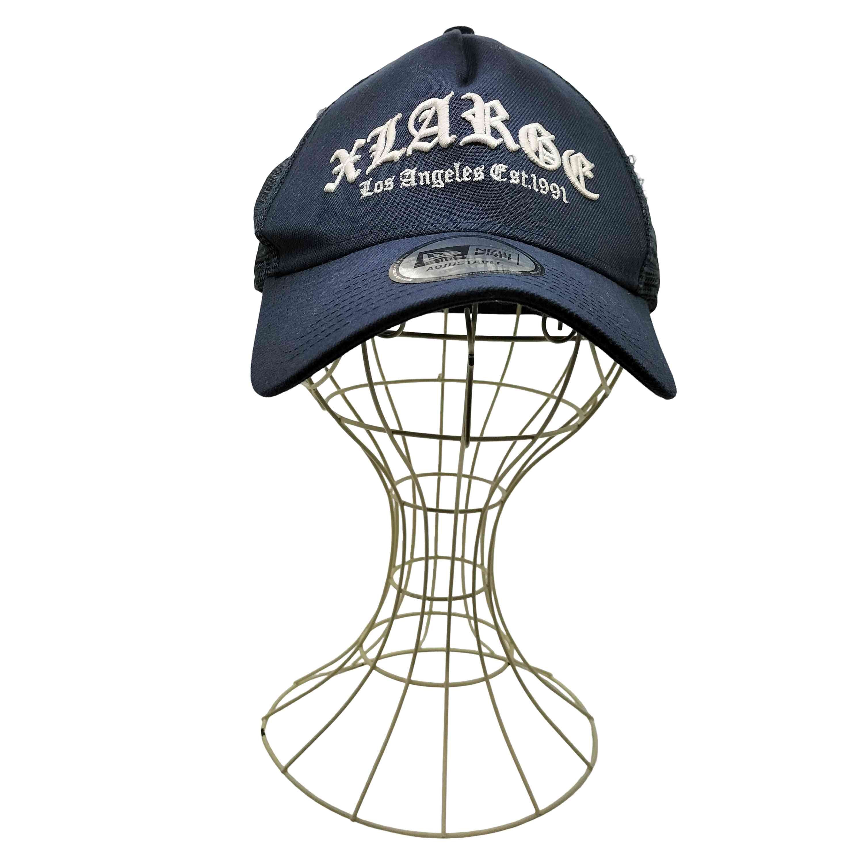 25SS OLD ENGLISH LOGO MESH SNAPBACK CAP コラボ オールド イングリッシュ ロゴ メッシュ スナップバック キャップ【1142144594027】