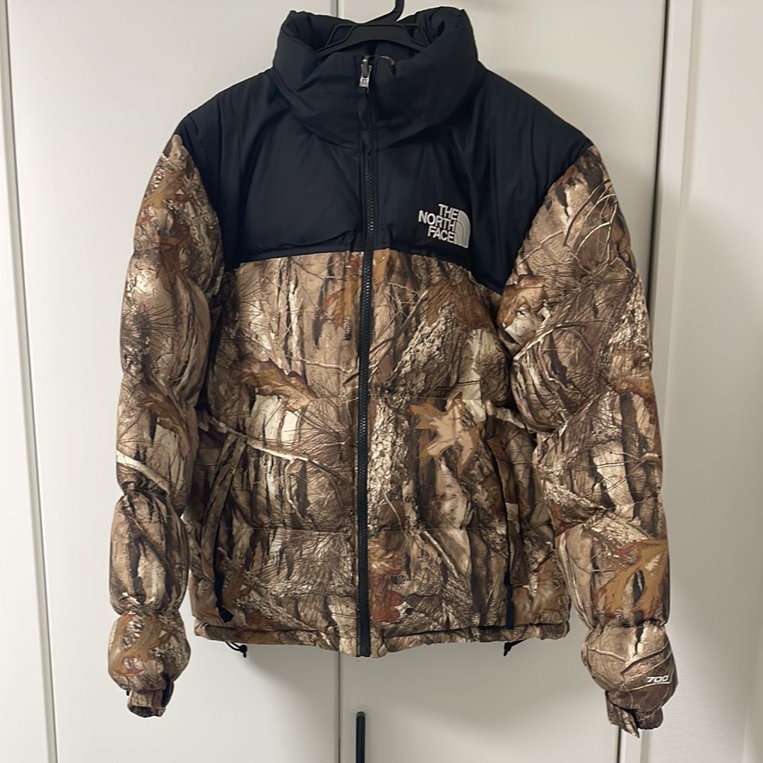 The North Face 1996 RETRO NUPTSE PACKABLE JACKET 海外版 "Leaves"