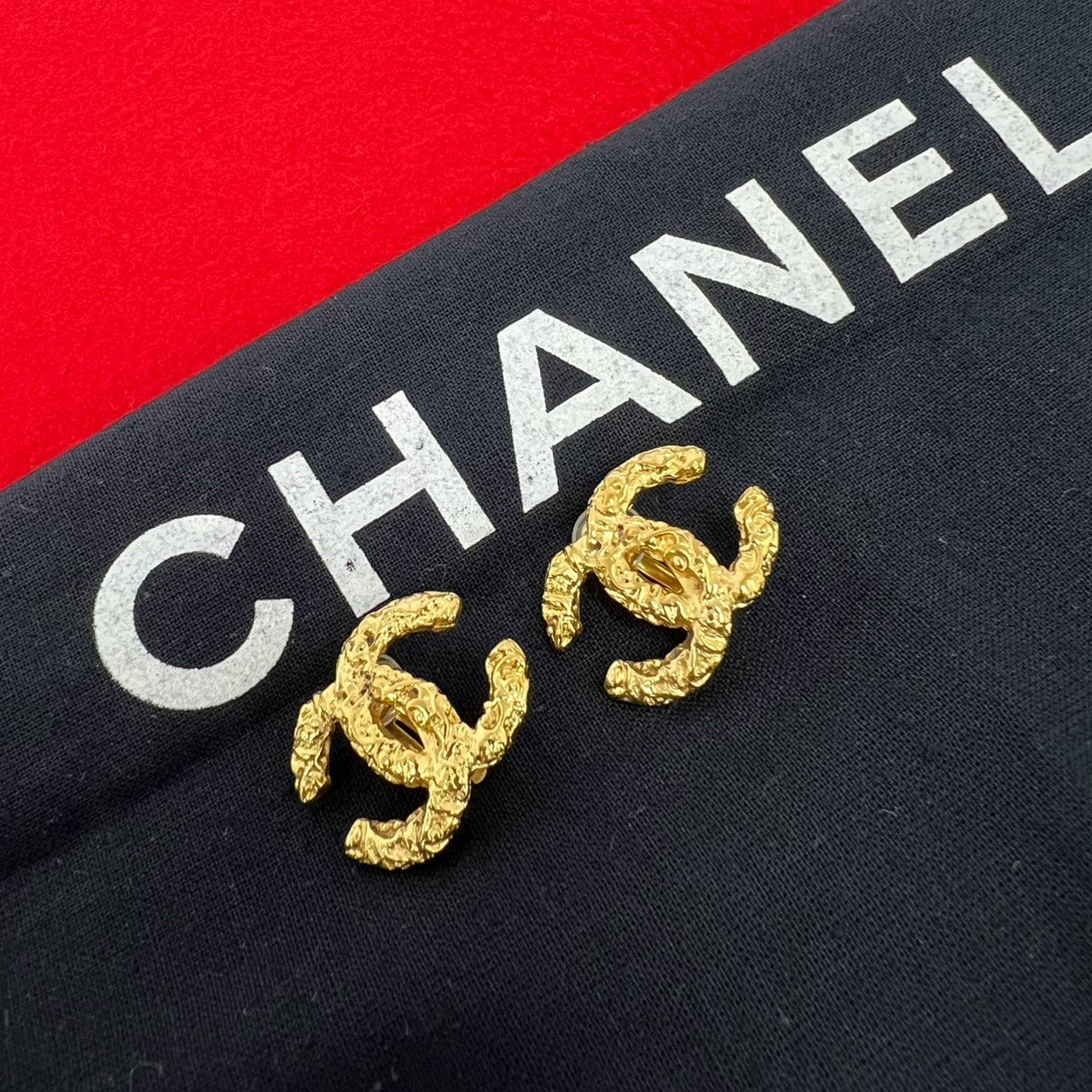 CHANEL シャネル ココマーク 溶岩 モチーフ イヤリング GP イヤリング ゴールド
 312-6