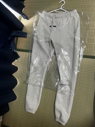 FEAR OF GOD ESSENTIALS SWEATPANT "Light Heather Oatmeal"