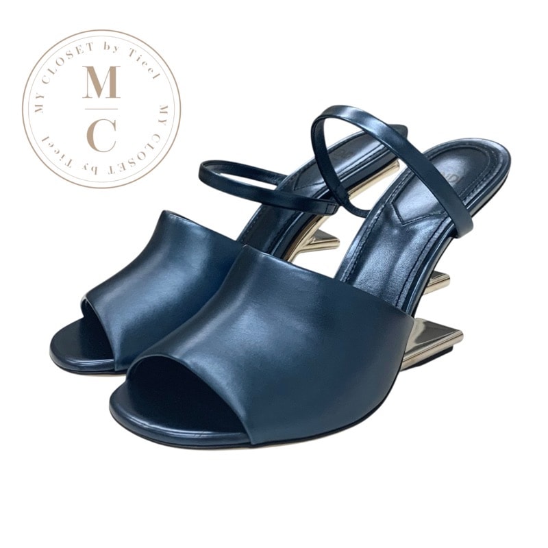 フェンディ FENDI ファースト サンダル 靴 シューズ メタリックレザー ブルー シルバー 未使用 メタルヒール ストラップ Fロゴ