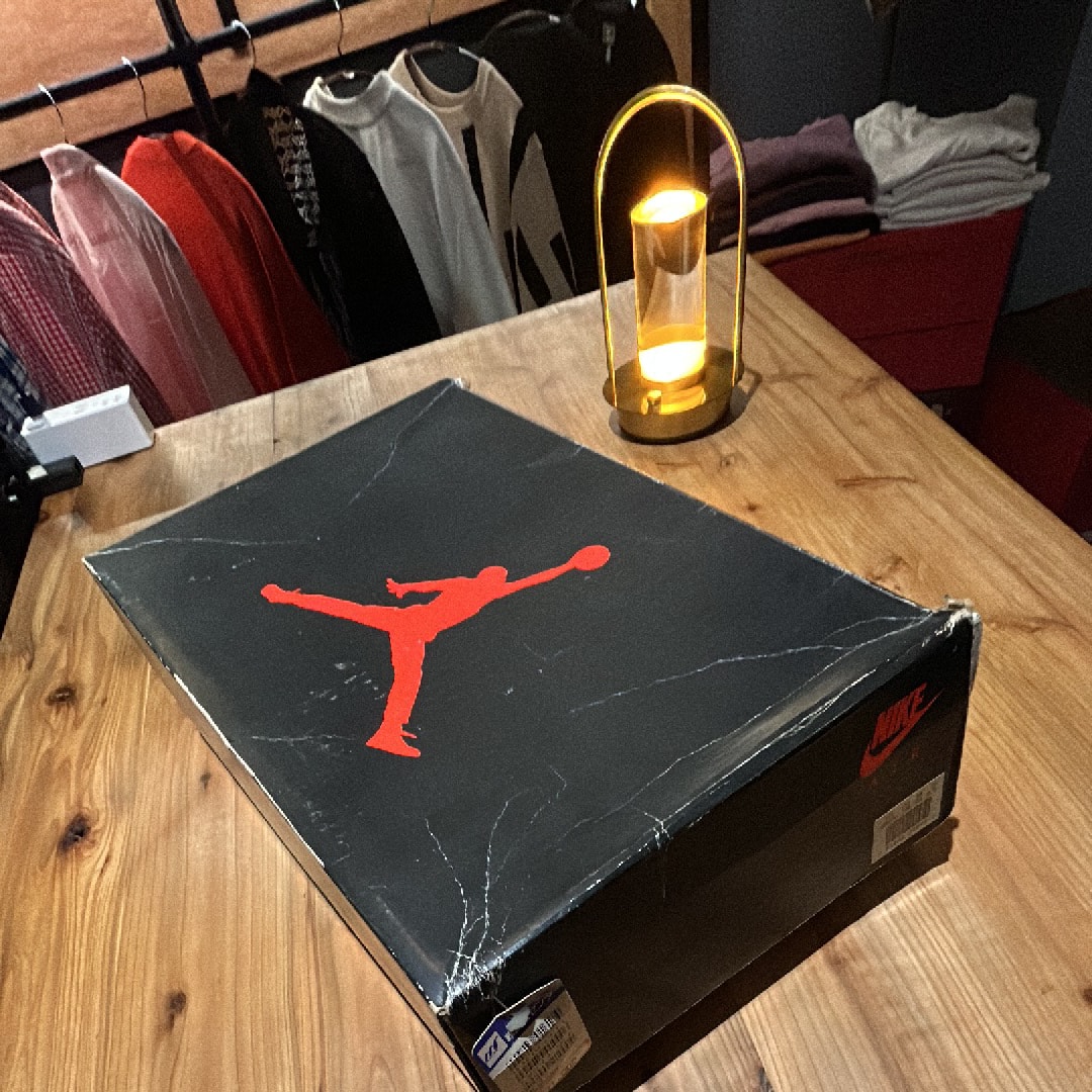 Nike SB × Air Jordan 4 "Varsity Red"