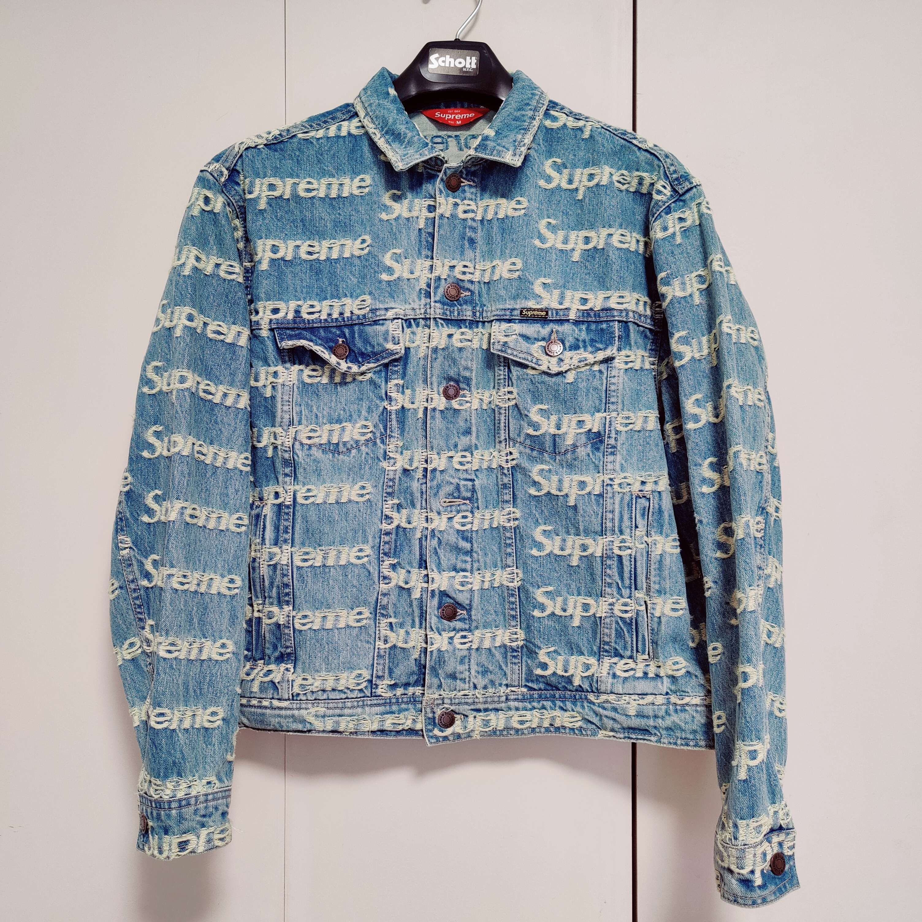 Supreme Frayed Logos Denim Trucker Jacket "Blue"