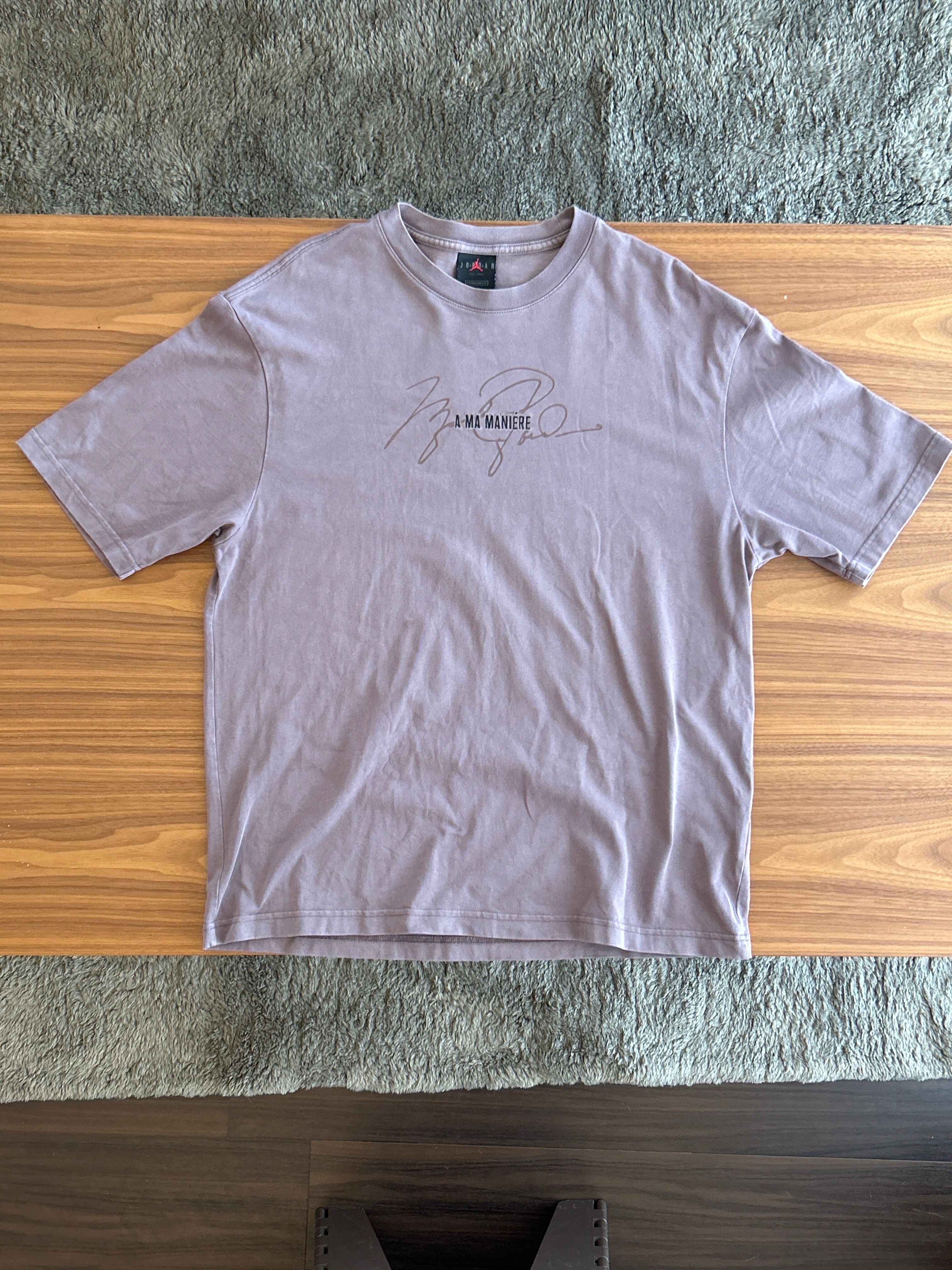 A MA MANIERE × JORDAN Tee "Violet Ore/Black"