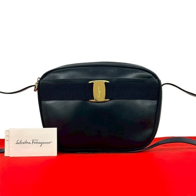 Salvatore Ferragamo サルヴァトーレフェラガモ ヴァラリボン 金具 カーフ ショルダーバッグ ネイビー
24887
