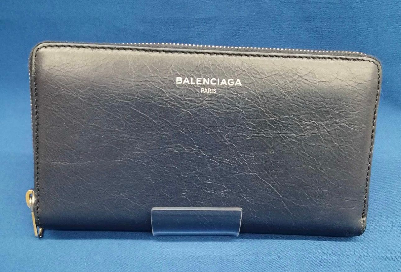 BALENCIAGA