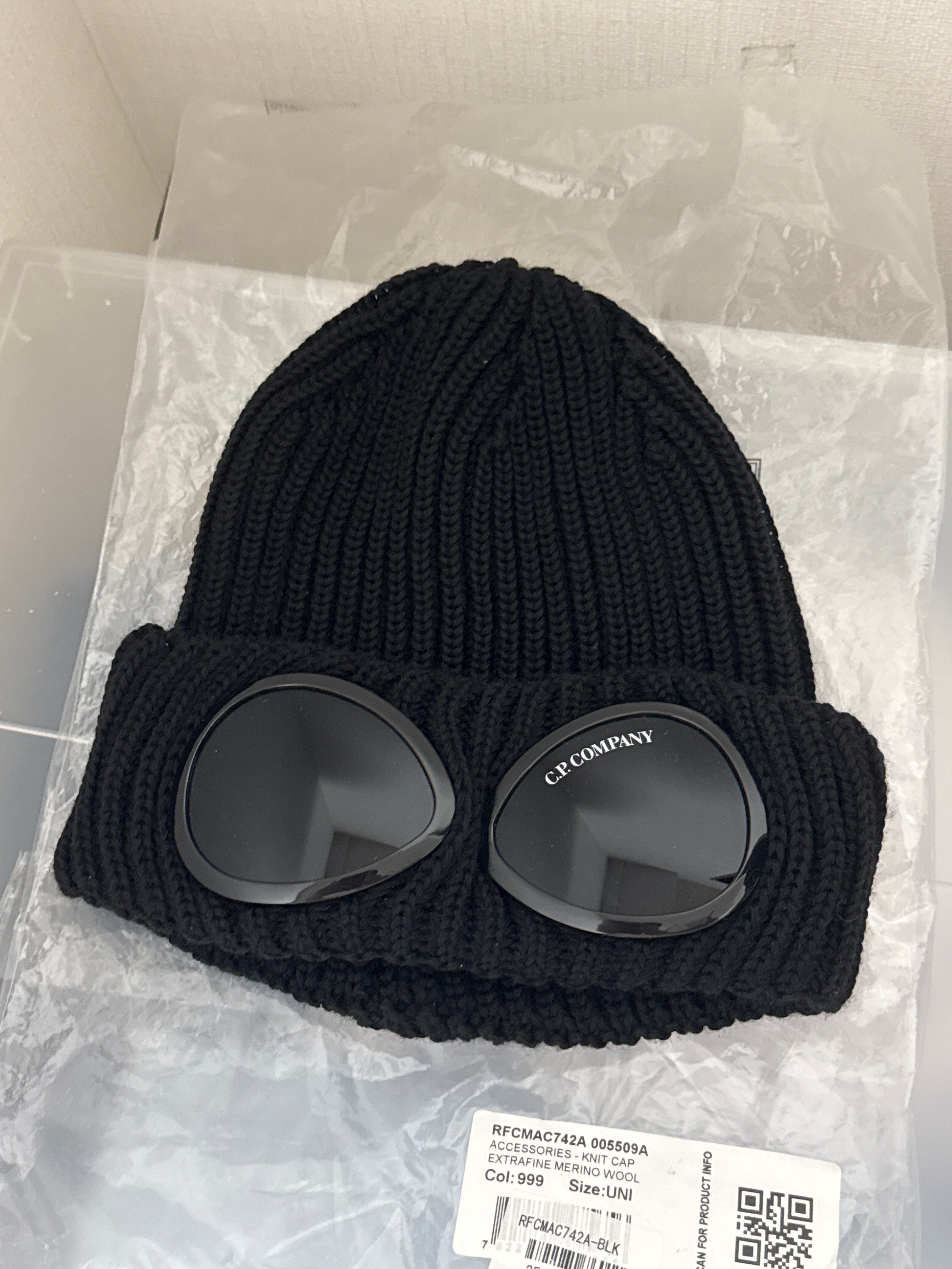 C.P. Company Extrafine Merino Wool Goggle Beanie "Black"