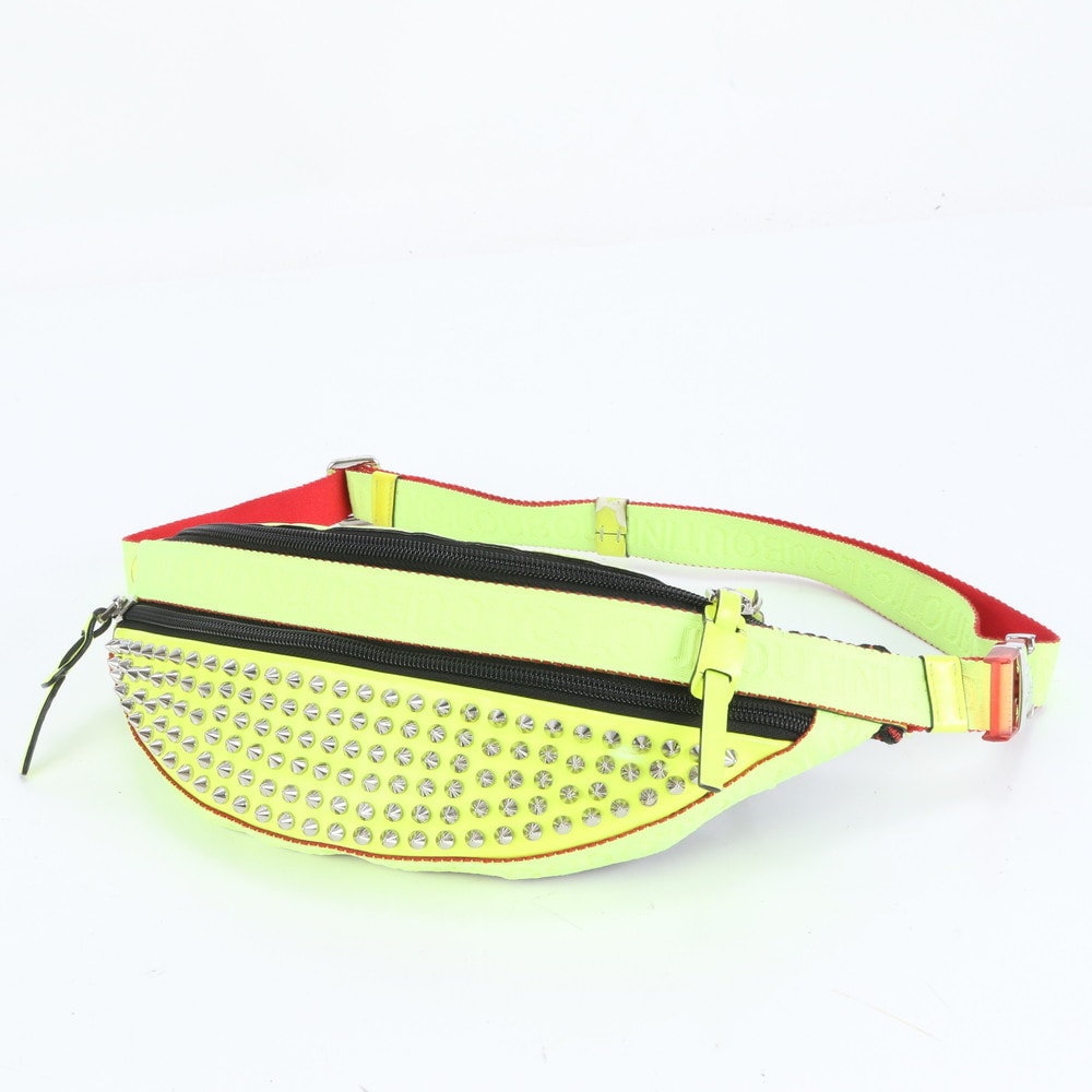 ■極美品 クリスチャンルブタン スタッズボディバッグ レザー