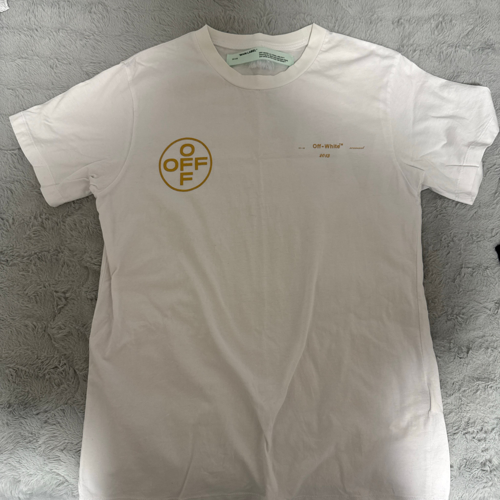 オフホワイト Tシャツ