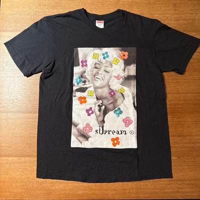 Supreme Naomi Tee "Black"
