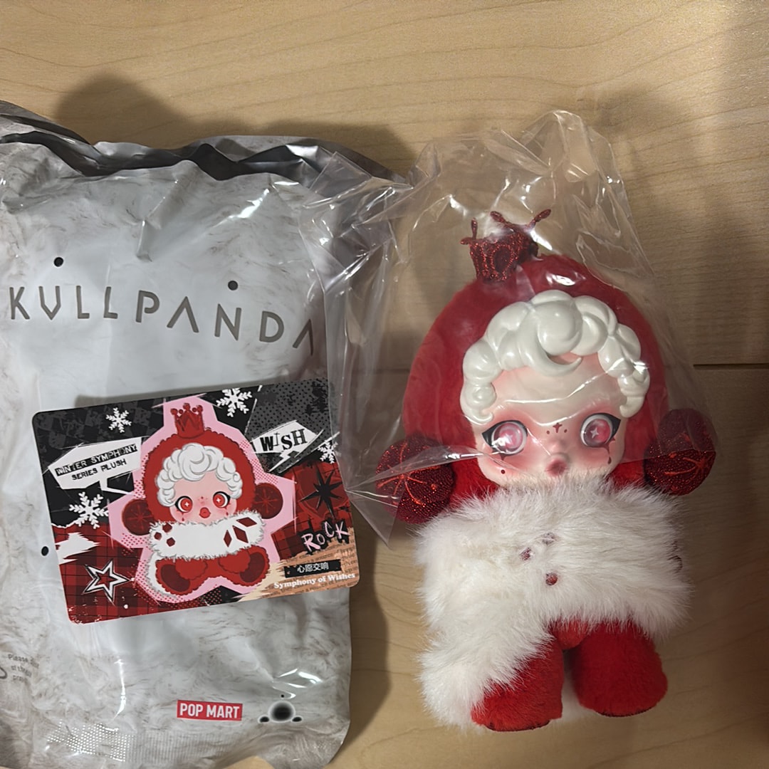 POP MART SKULLPANDA Winter Symphony Series Plush Pendant Symphony of Wishes (Secret)
