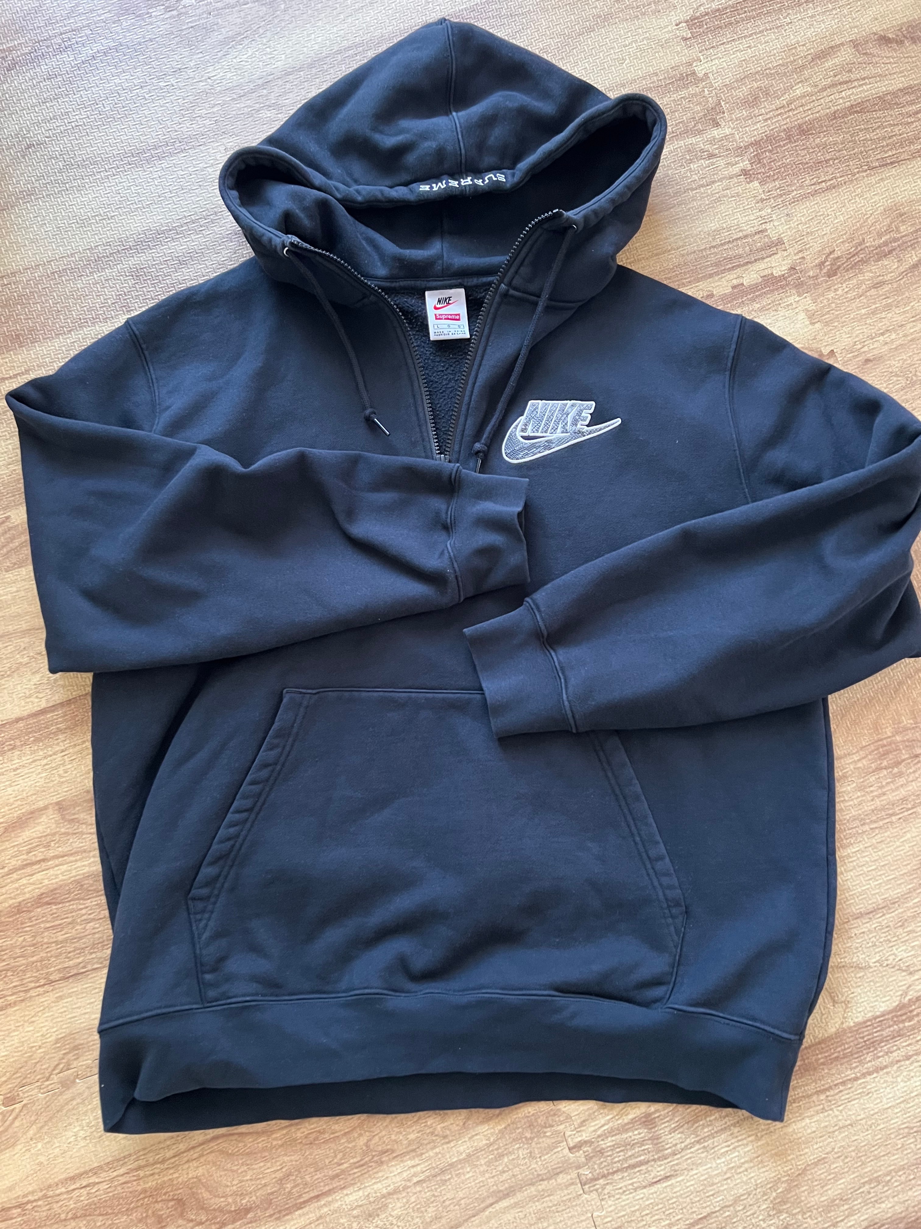 Supreme / Nike® Half Zip Hooded Sweatshirt "Black"