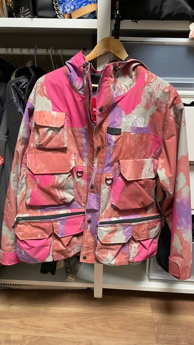 Supreme x The North Face Cargo Jacket "Pink"