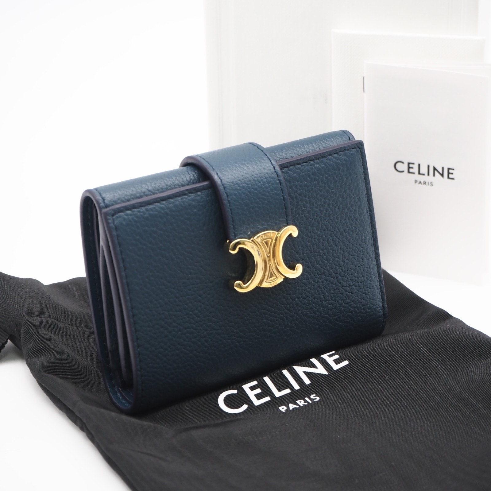 極美品 CELINE セリーヌ トリオンフ ファイン ストラップウォレット ニノ ティールブルー 10M963 三つ折り財布 ブルー カーフレザー レディース