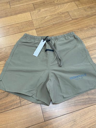 FEAR OF GOD ESSENTIALS Volley Short "Taupe"