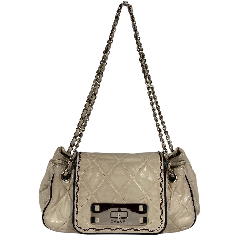 シャネル CHANEL CC ココマーク ロゴ キルティング マトラッセ 2.55金具 イーストウエスト カバン 肩掛け Wチェーン チェーンバッグ ショルダーバッグ レザー ベージュ