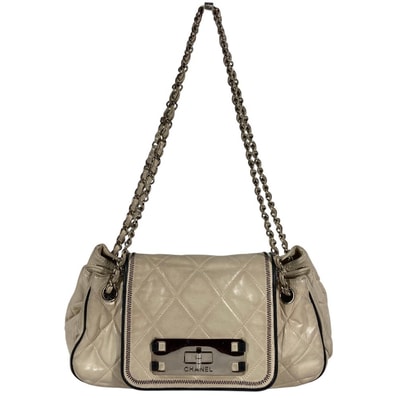 シャネル CHANEL CC ココマーク ロゴ キルティング マトラッセ 2.55金具 イーストウエスト カバン 肩掛け Wチェーン チェーンバッグ ショルダーバッグ レザー ベージュ