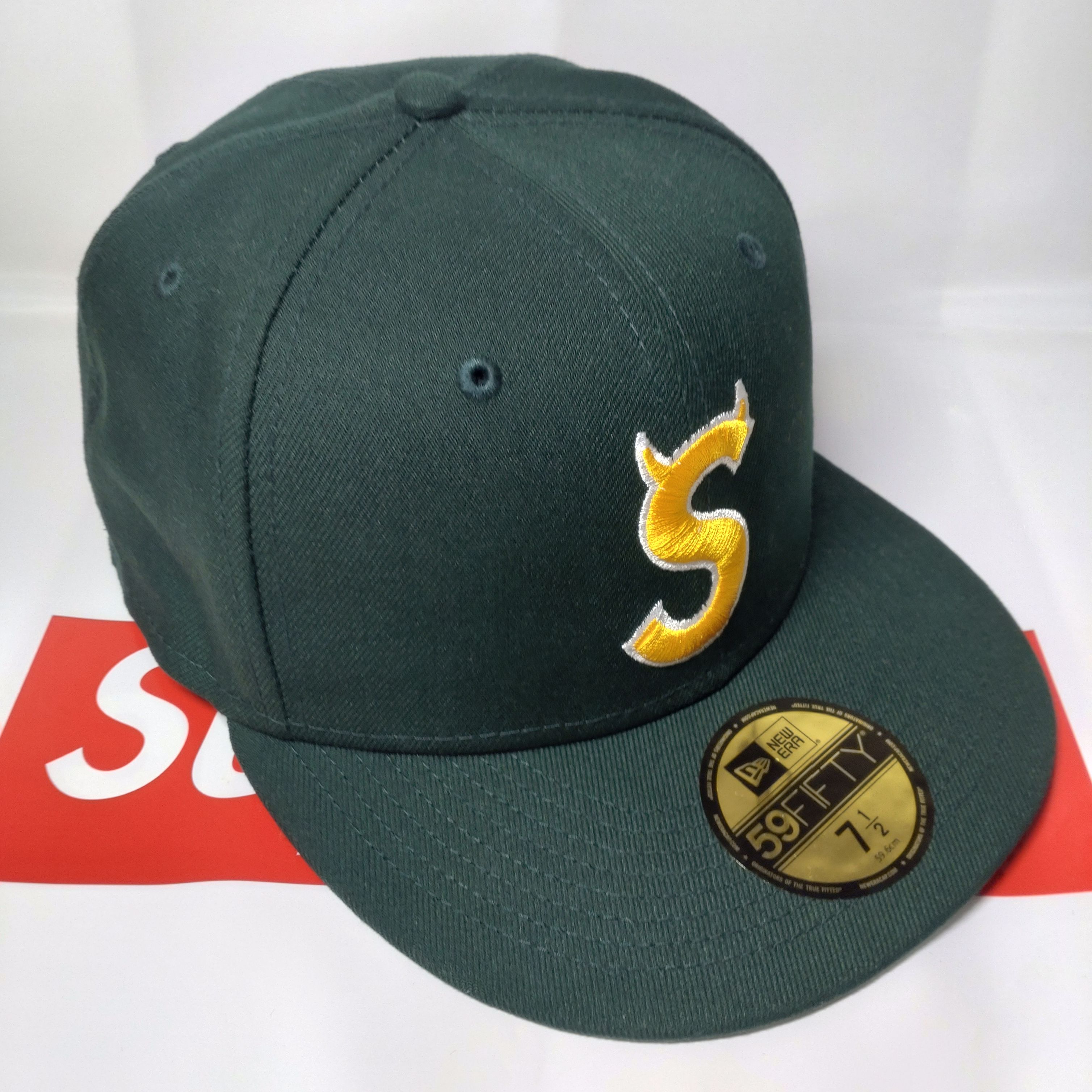 Supreme S Logo New Era "Green" (22FW)