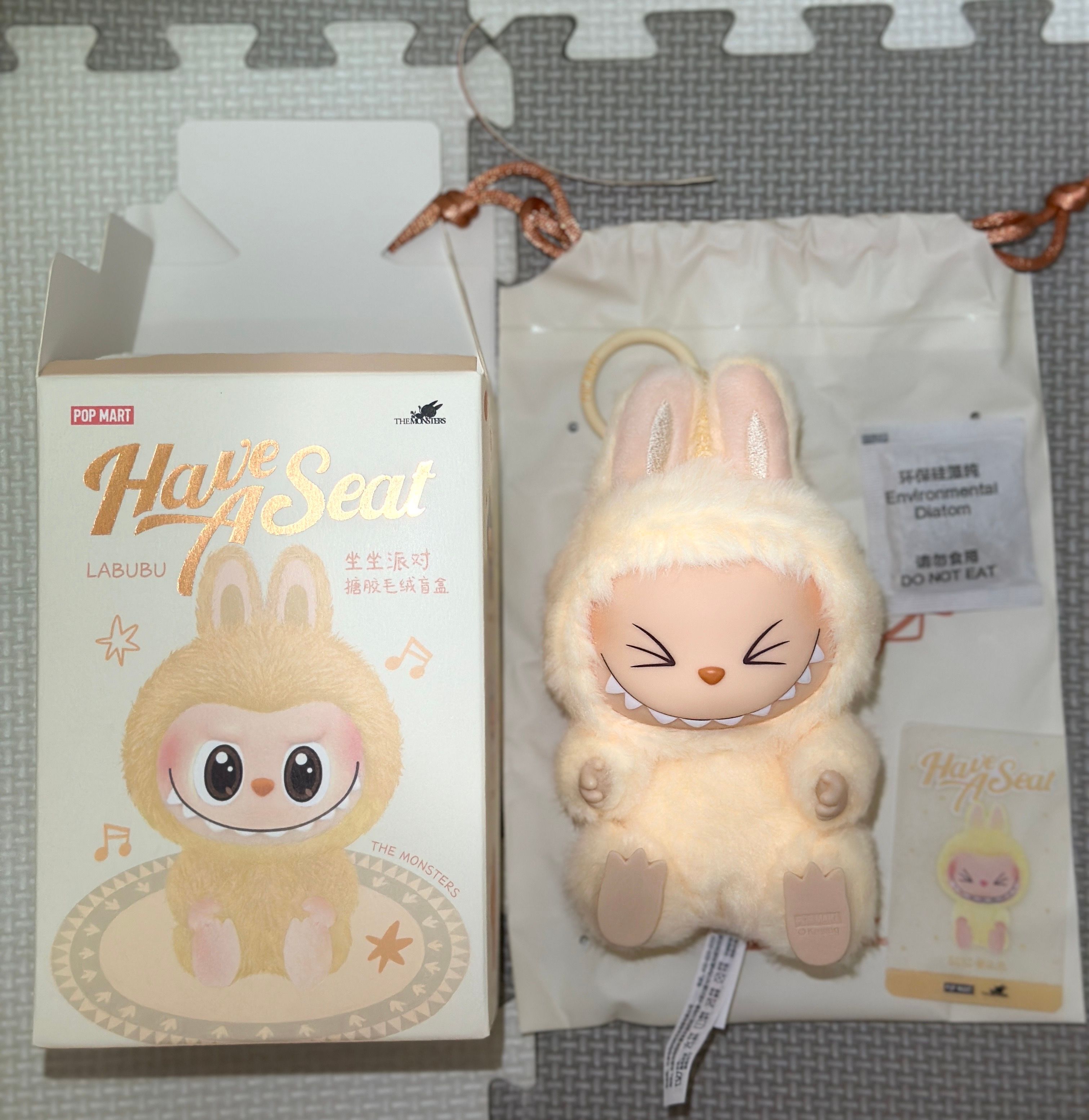 POP MART THE MONSTERS (LABUBU) Have a Seat Plush Series SISI