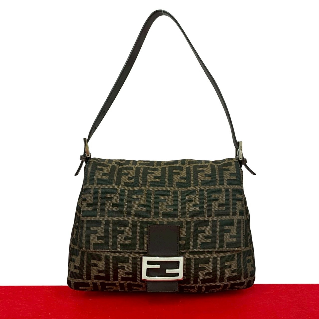 FENDI フェンディ マンマバケット ズッカ FF ロゴ 柄 キャンバス レザー ショルダーバッグ ブラウン
22183