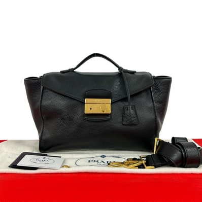 PRADA プラダ ロゴ 金具 レザー ショルダーバッグ ブラック
19713