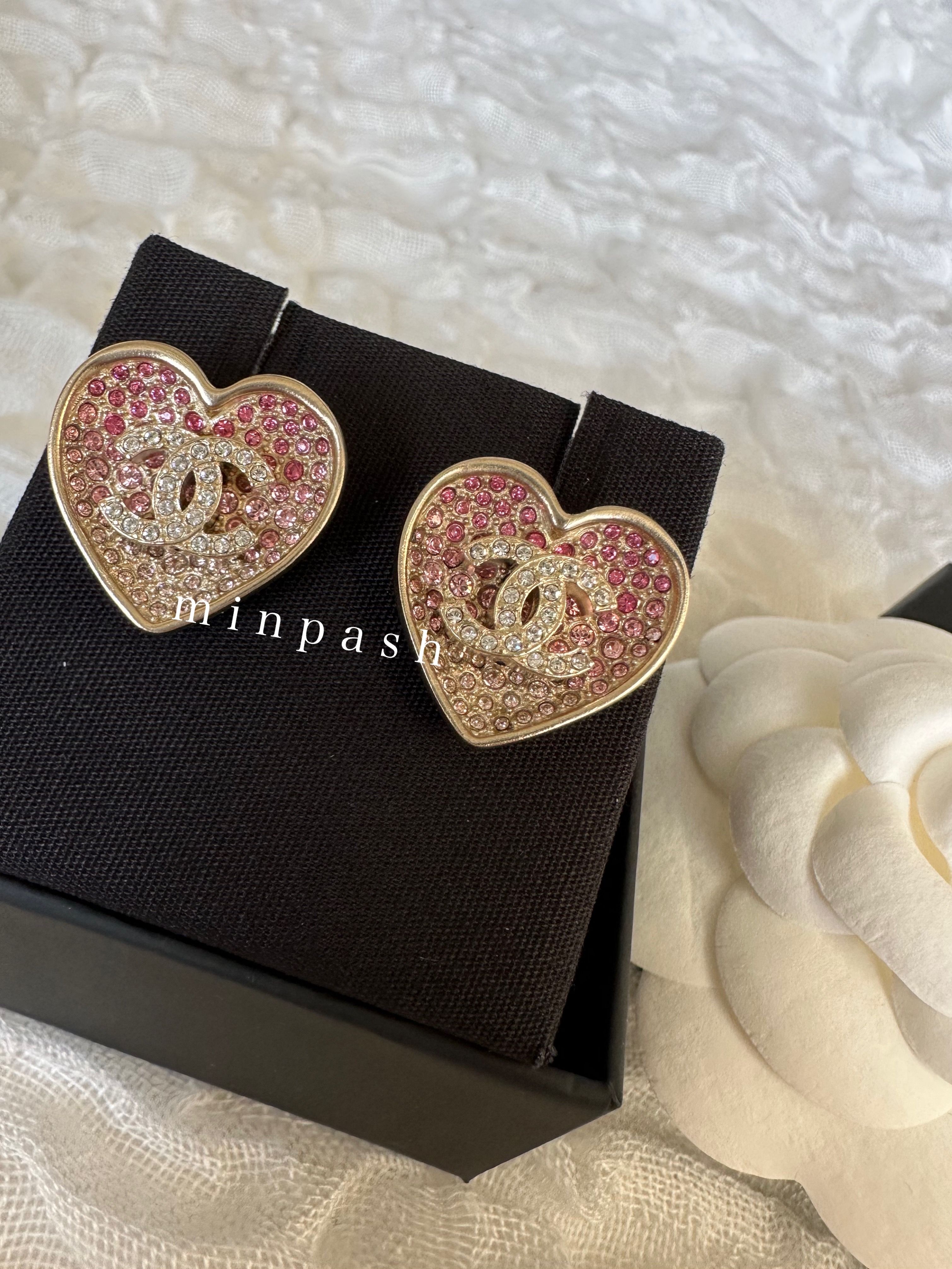 CHANEL ♡ハート ピアス