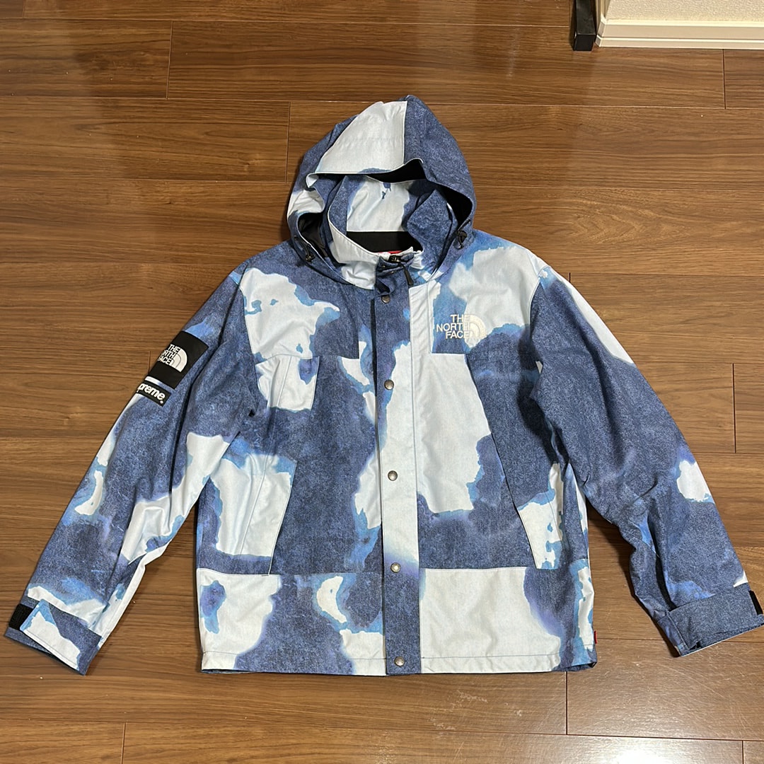 Supreme x The North Face Bleached Denim Print Mountain Jacket "Indigo"