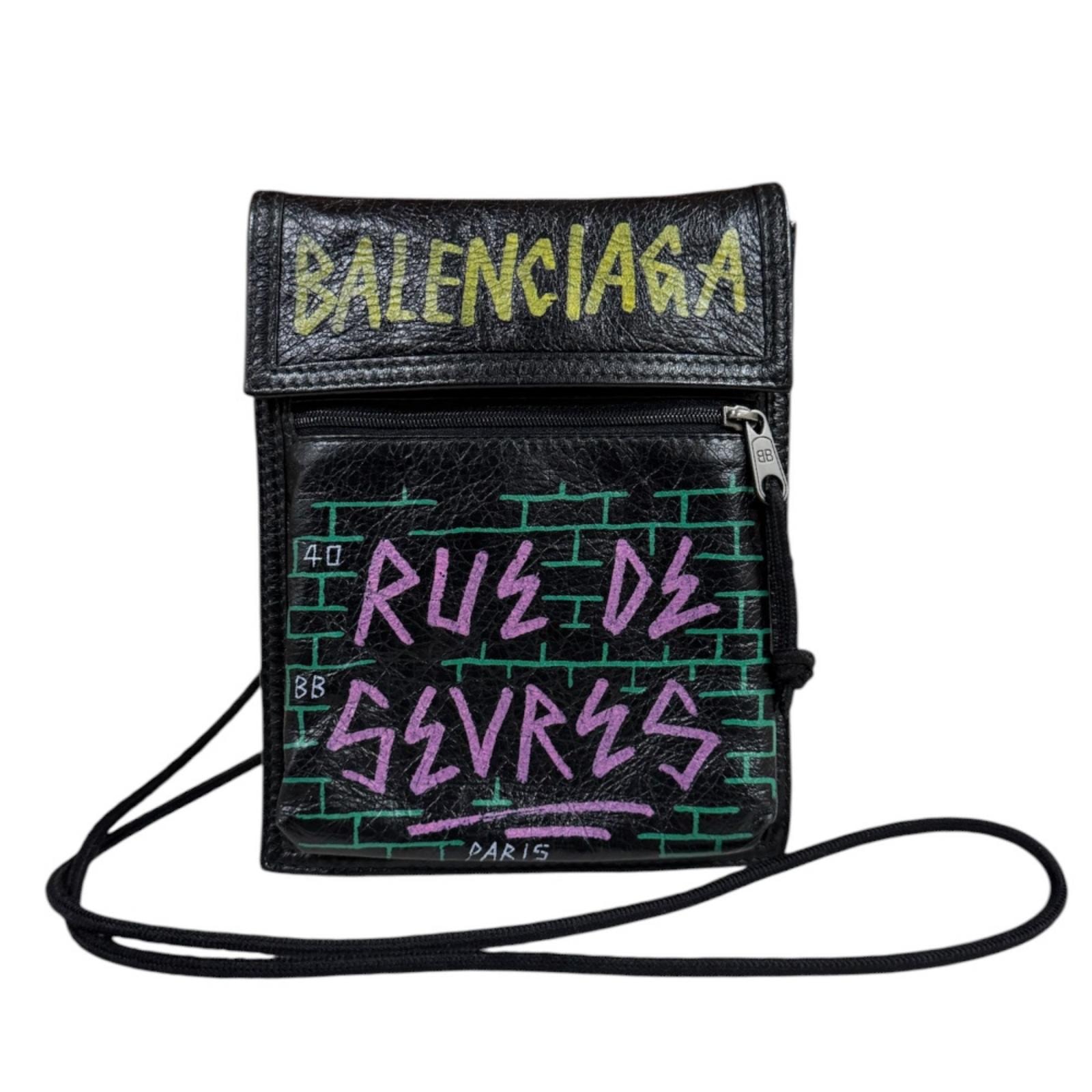 バレンシアガ エクスプローラーポーチ ショルダーバッグ レザー 532298・1080・W・568008 ブラック ユニセックス BALENCIAGA 中古