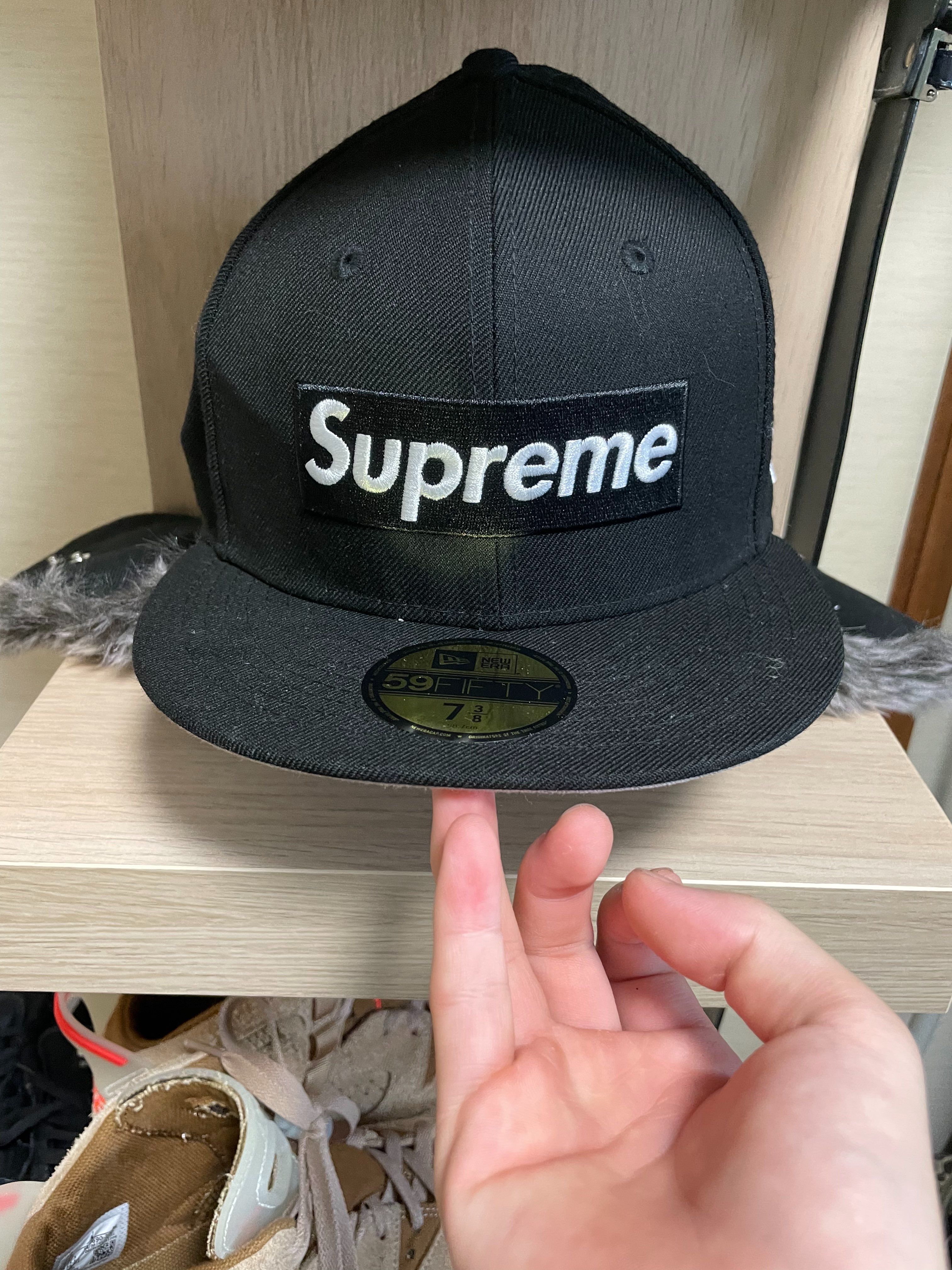 Supreme Earflap New Era® "Black"