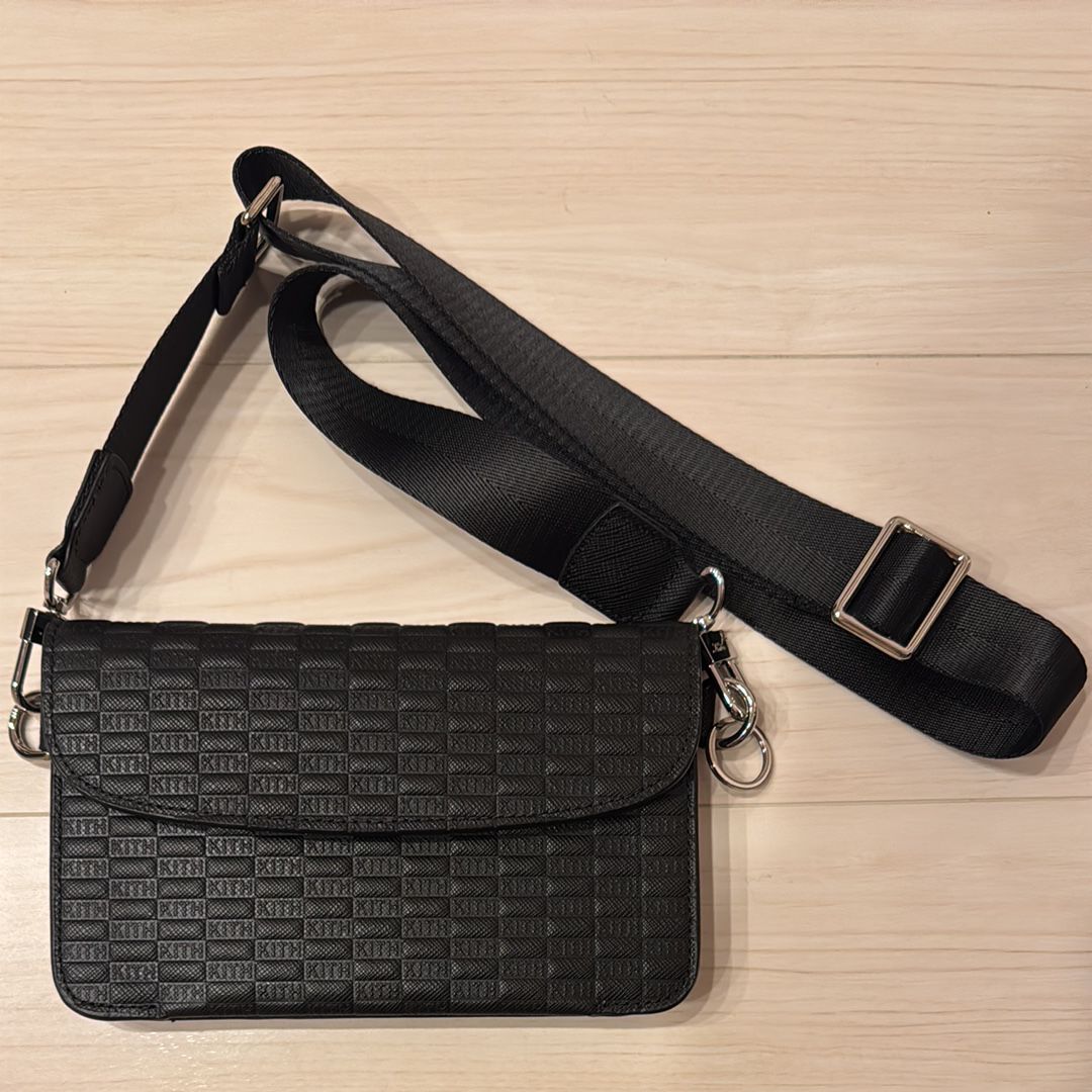 KITHボディバッグ2個セット Kith Double Pouch Crossbody in Kith Monogram 