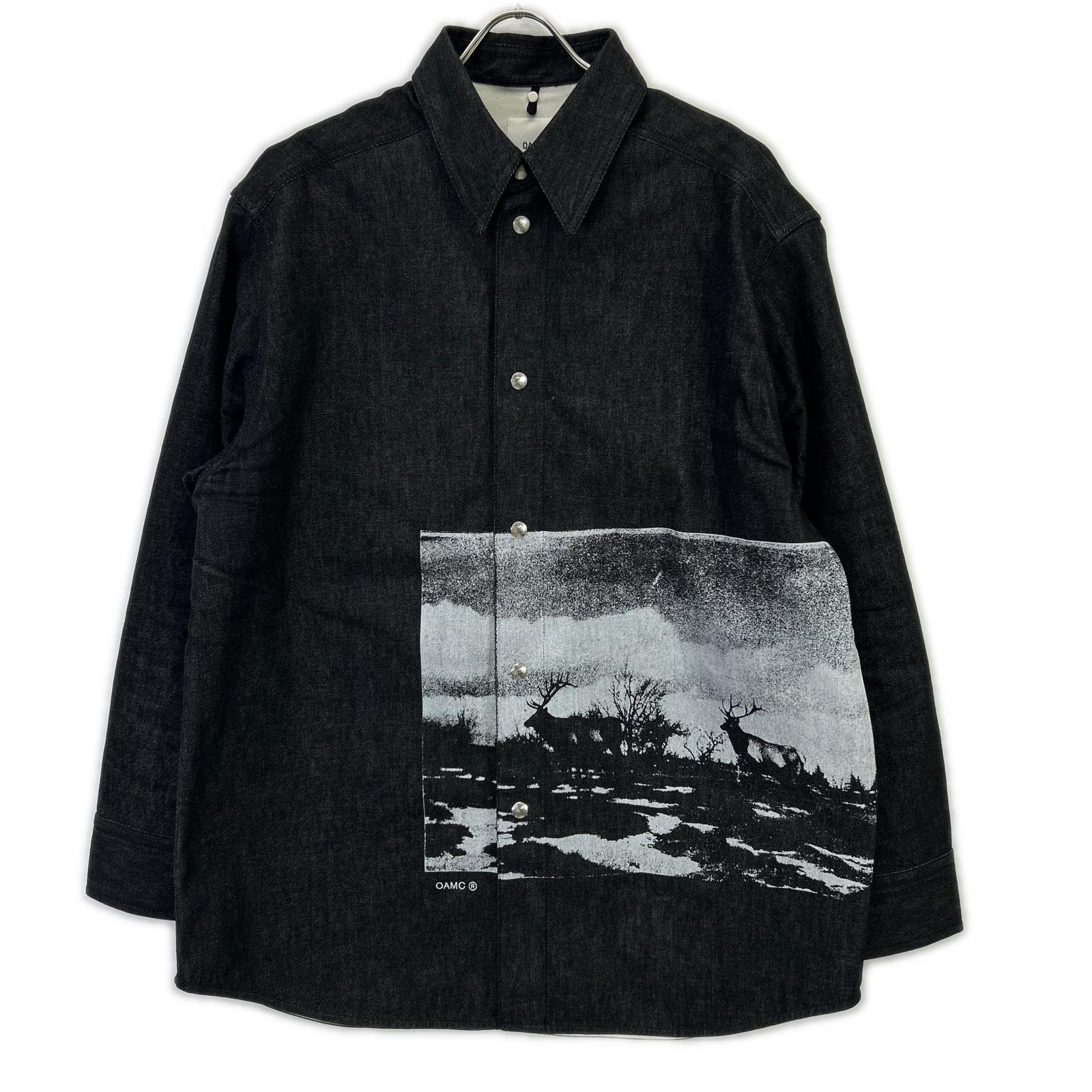 オーエーエムシー ブラック/ホワイト 23A28OAY14 グラフィックシャツ L