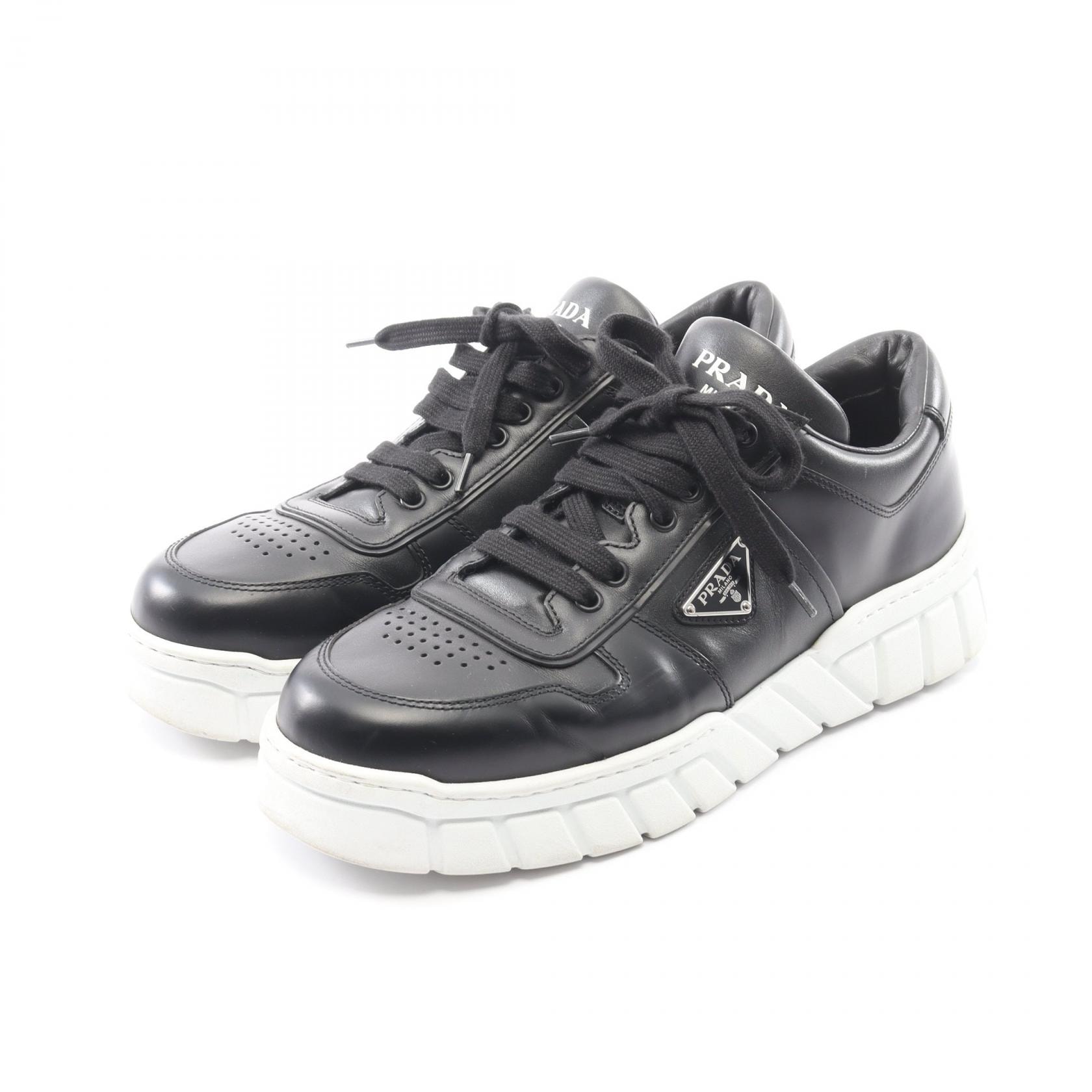 プラダ PRADA スニーカー 靴 レザー メンズ ブラック系 / ホワイト系 【中古】