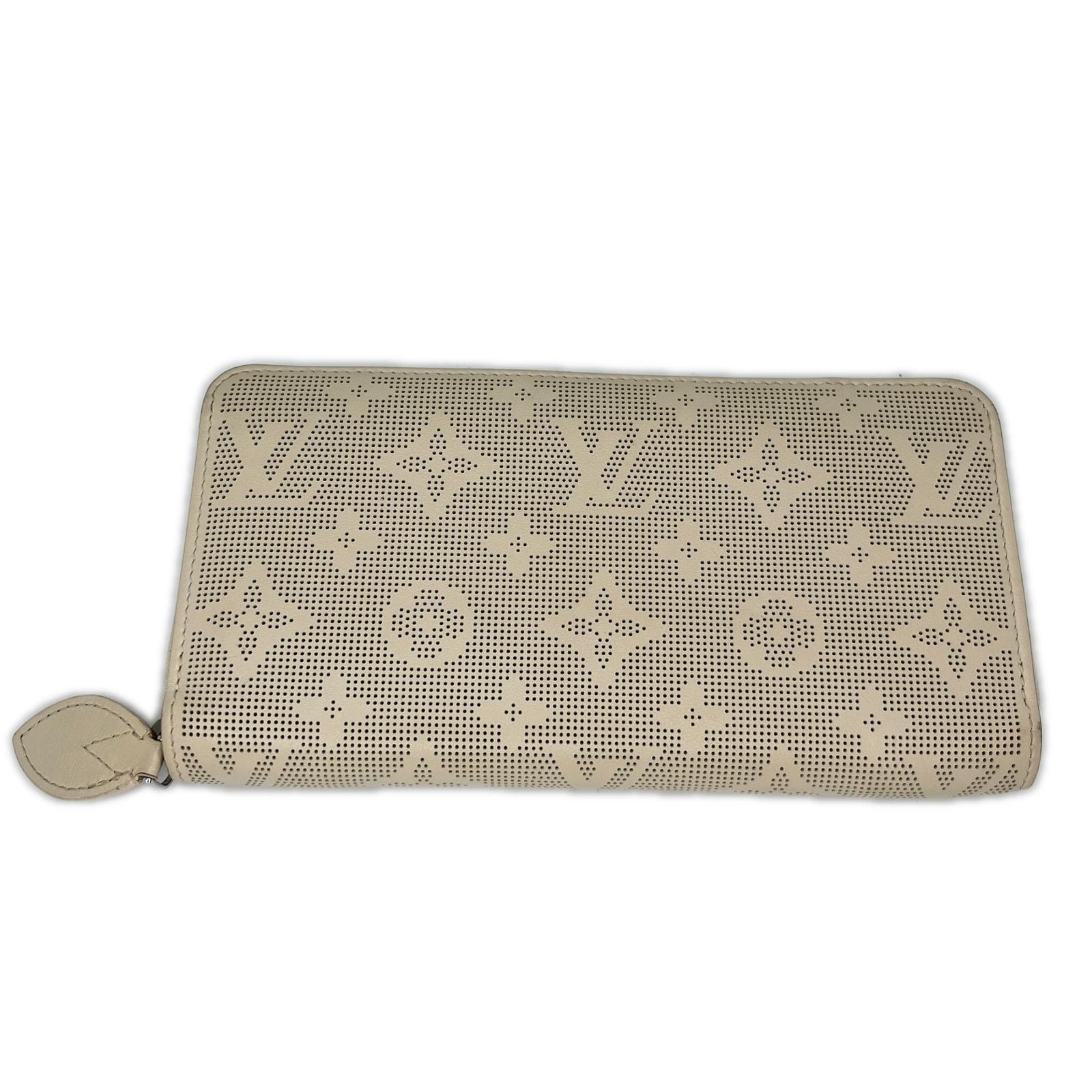 LOUIS VUITTON ルイヴィトン M83029 アイボリー