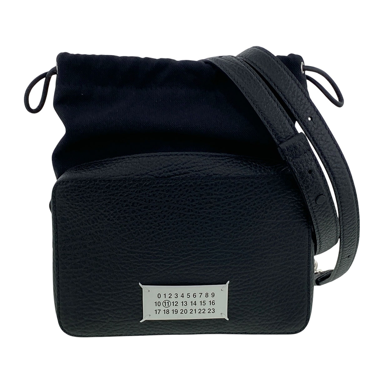 Maison Margiela メゾン マルジェラ 5AC カメラバッグ ミディアム ショルダーバッグ SB1WG0018 レザー ブラック  レディース【中古】