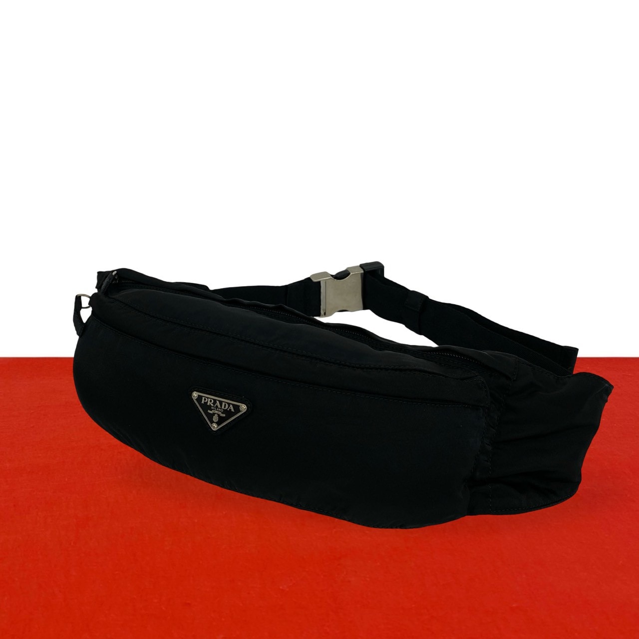 B (目立った傷や汚れなし)】PRADA プラダ 三角ロゴ 金具 ナイロン