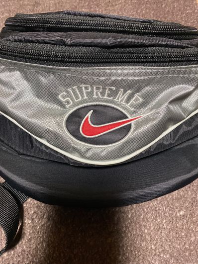 Supreme / Nike Shoulder Bag "Silver"