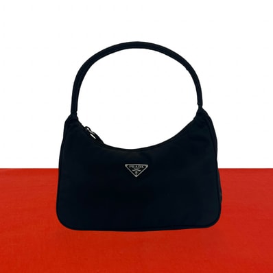 PRADA プラダ 三角ロゴ 金具 ナイロン ハンドバッグ ブラック
15982