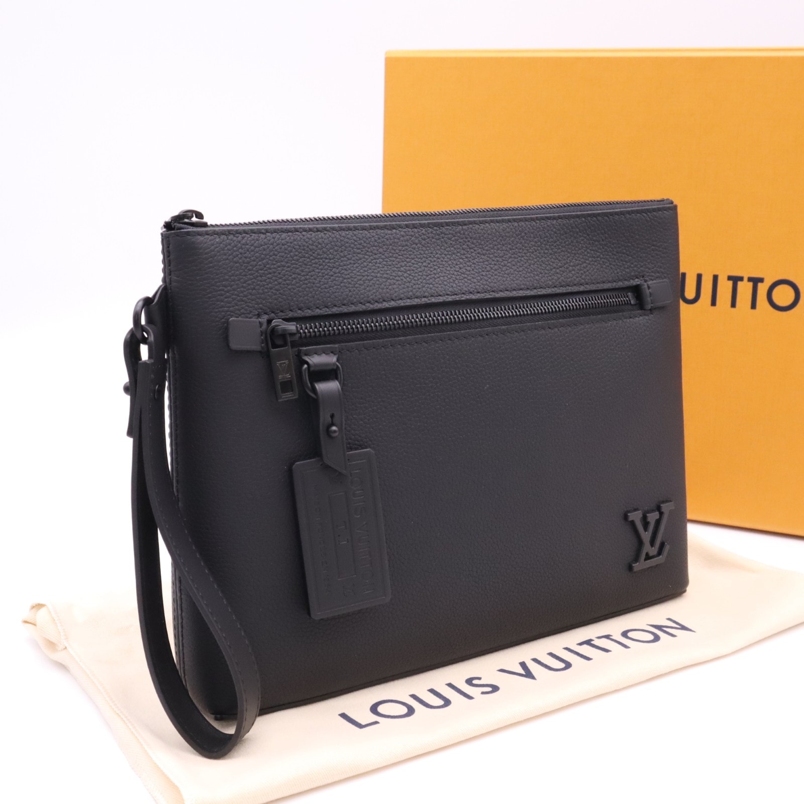 極美品 LOUIS VUITTON ルイ・ヴィトン LVアエログラム ポシェット IPAD M69837 クラッチバッグ ブラック グレインカーフレザー メンズ