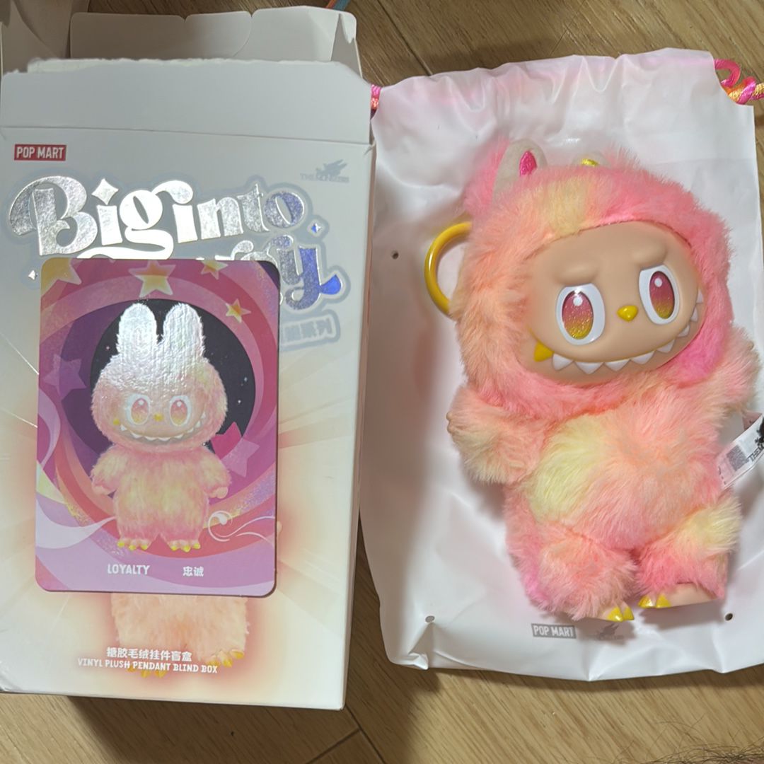 POP MART THE MONSTERS (LABUBU) Big into Energy Series Plush Pendant LOYALTY